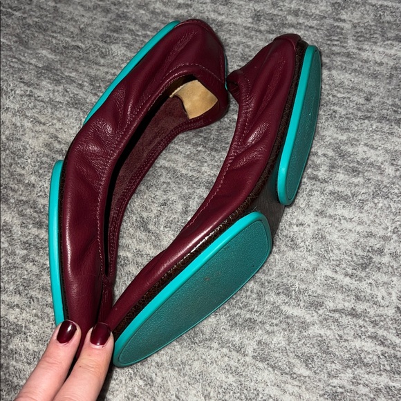Tieks Burgundy Flat - Picture 4 of 11